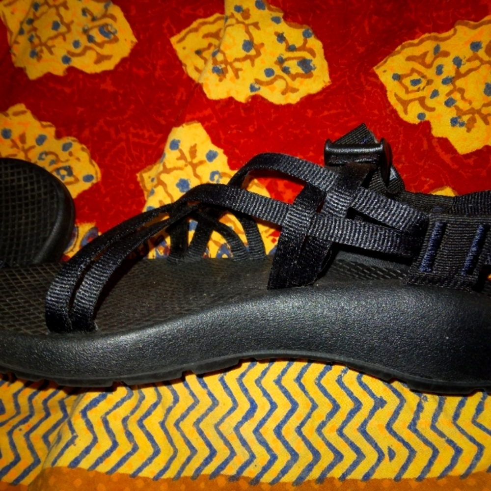 Chaco- black - woman's size 8
